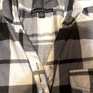 Plaid hooded shirt